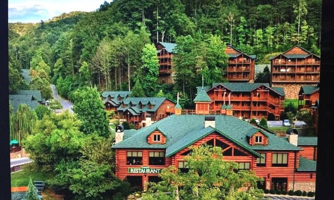 Gatlinburg Complejo | Cozy 1-bedroom Resort with Fitness Room, Waterpark in Charming Gatlinburg