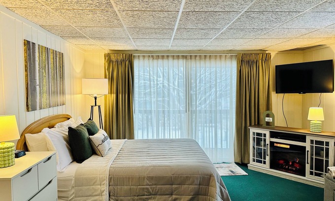 Bellaire Apartamento | Cozy 1-bedroom studio in Bellaire-Skiing, Tubing, Golf, Lakes!