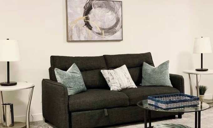 Calgary Casa | Cozy 1-bedroom suite close to the Airport
