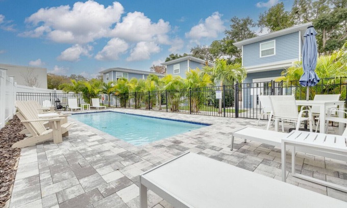 Downtown Dunedin Casa | Cozy 1 bedroom tiny home with pool "Shelly"