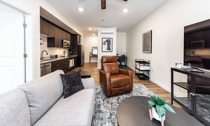 Mountain Shadows Apartamento | Cozy 1-bedroom apartment with AC, WiFi in welcoming west Colorado Springs