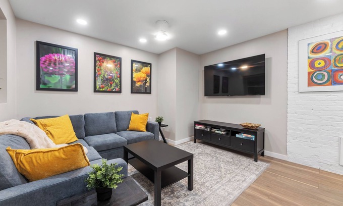 Clifton Apartamento | Cozy 1-bedroom w/ AC, WiFi - Heart of the Clifton Gaslight District.
