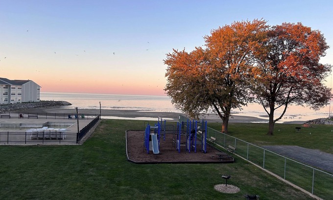Port Clinton Condominio | Cozy 1-bedroom waterfront condo in peaceful Port Clinton