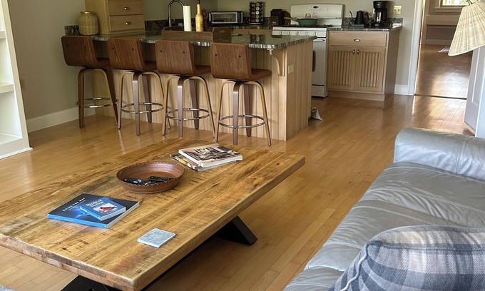 Ellsworth Condominio | Cozy 1-bedroom with AC & Lake Access WiFi in Ellsworth Near Acadia Bar Harbor