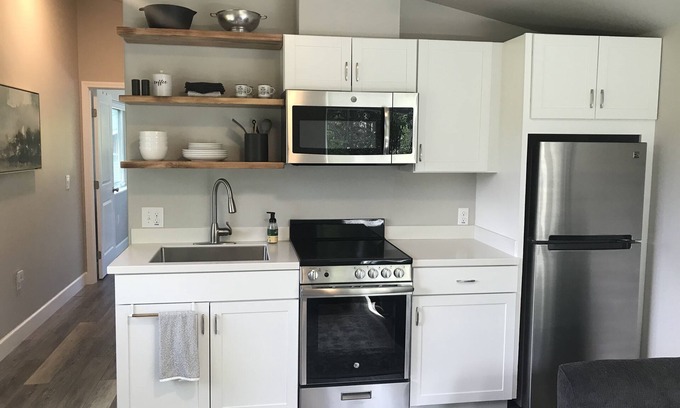 Mid-Hillside Apartamento | Cozy 1 bedroom with beautiful Alaskan views
