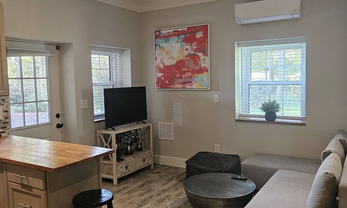 Fairfield Apartamento | Cozy 1 br apartment with a private entrance and patio in Fairfield