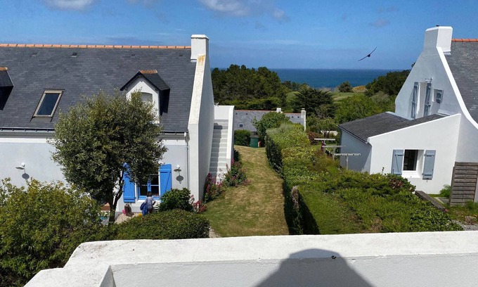 Locmaria Casa | Casa acogedora con jardín, cerca de la playa Grands Sables, vista al mar