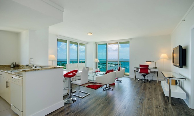 Coconut Grove Condominio | Acogedor estilo VIP 1BD / 1. 5BA @ Hotel Arya