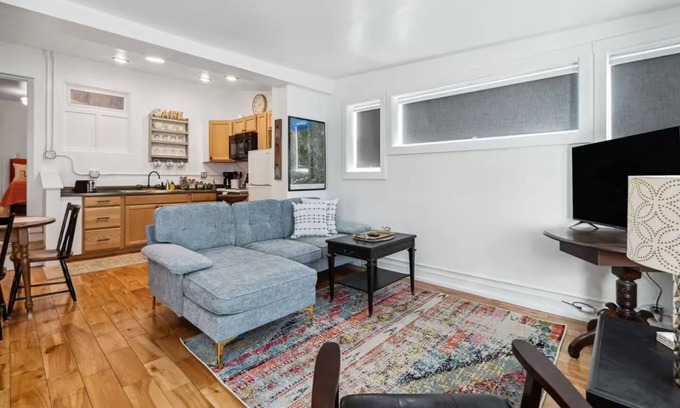 Geneva Apartamento | Cozy 1BDR APT in Vibrant Downtown Geneva