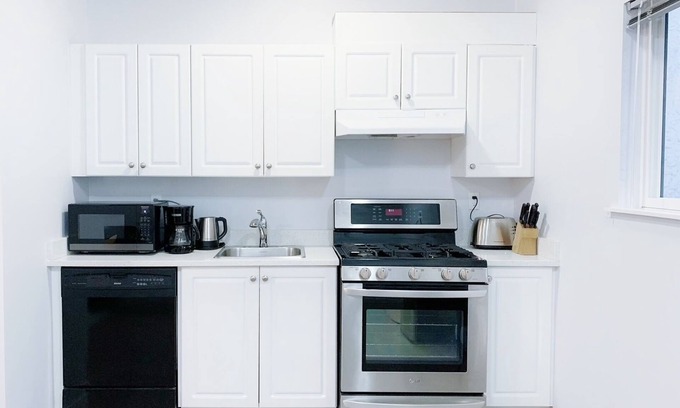 Maple Ridge Apartamento | Cozy 1bdr suite | private entry & prime location in Maple Ridge, pet friendly!