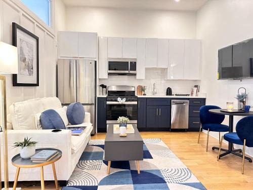 Downtown Apartamento | Cozy 1BR Apt Downtown Steps from Convention Center