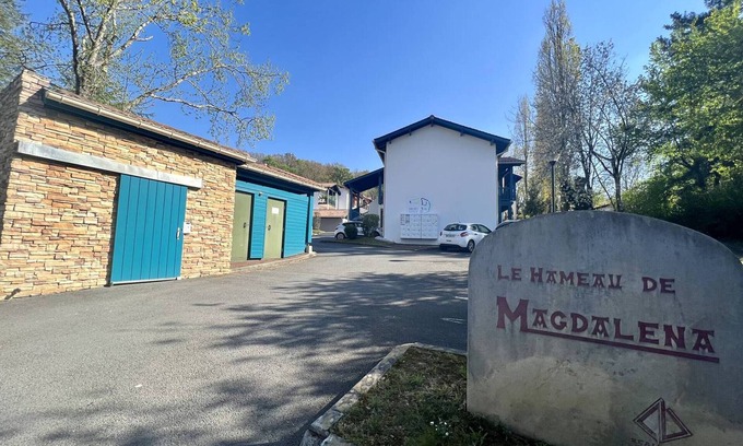 Cambo-les-Bains Apartamento | Apartamento con Piscina en Cambo: 1 Hab. + BZ, Terraza, Parking