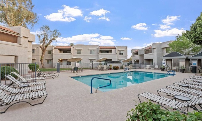 Paradise Valley Village Casa | Cozy 1BR Condo w/Gym, Pool & Hot Tub Access