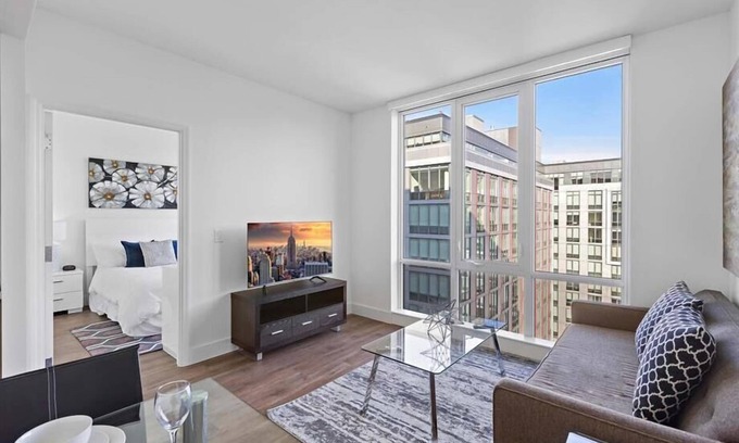 White Plains Apartamento | Cozy 1BR in Downtown White Plains | Full Kitchen & Laundry