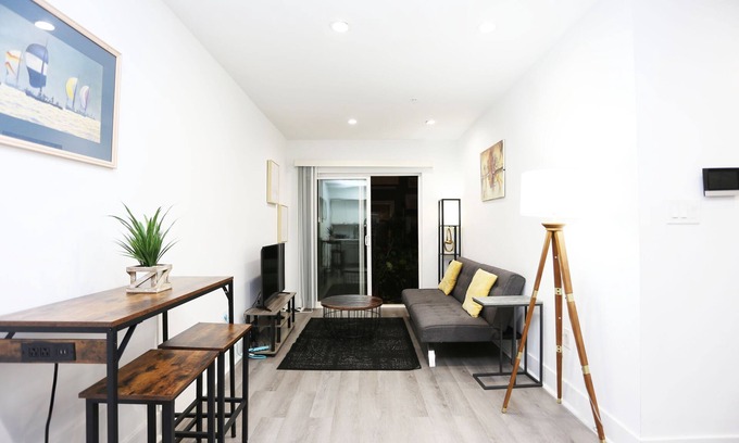 Petworth Cama Y Desayuno | Cozy 1BR in Trendy D.C. Area | Stunning Views