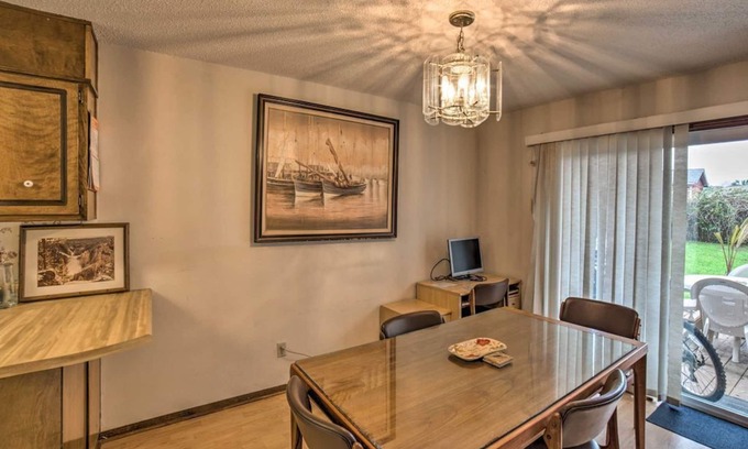 Northeast Pensacola Condominio | Acogedor 2 / 2. 5 Casas adosadas cerca de la cubierta de playas / barbacoa con balcón privado principal