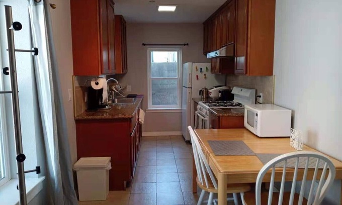 Albany Condominio | Cozy 2/2 Albany Condo