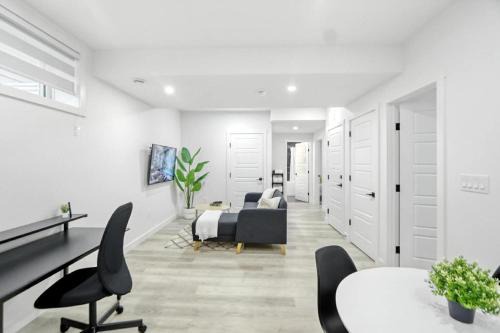 Southwest Calgary Apartamento | Cozy 2 bed Basement in SW Calgary Close to Banff, Spruce Meadows