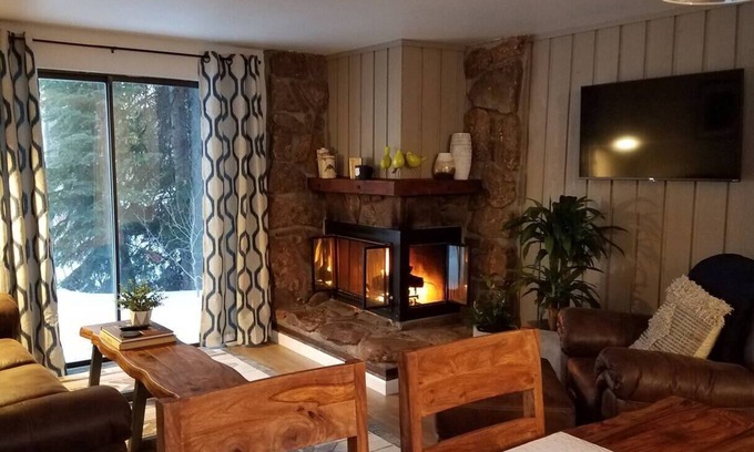 Winter Park Condominio | Cozy 2-bed|Minutes from Resort|Pool & Hot Tub