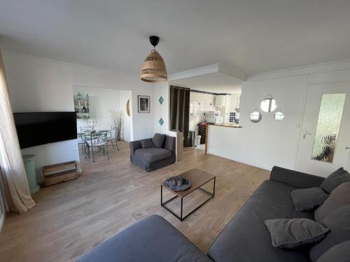 La Celle-sous-Gouzon Apartamento | Cozy 2 bedroom apartment