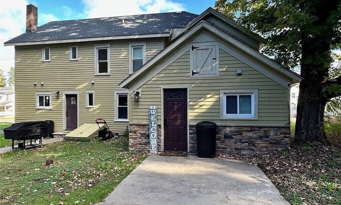 Parish Casa | Cozy 2-bedroom 1 bath close to I81. Snowmobilers & Anglers Welcome!PET FRIENDLY!