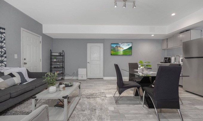 Buford Apartamento | Cozy 2-Bedroom, 1-Bath Private Basement with Kitchenette