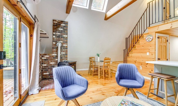 Perkinsville Chalet De Esquí | Cozy 2-bedroom A-Frame close to skiing, fishing & hiking!