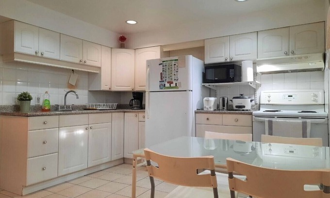 Bridlewood Casa | Cozy 2 Bedroom and A Study Big Bright Basement Unit