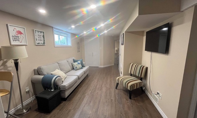 Brantford Casa | Cozy 2-bedroom apartment in peaceful location with comfy beds and fast Wi-Fi