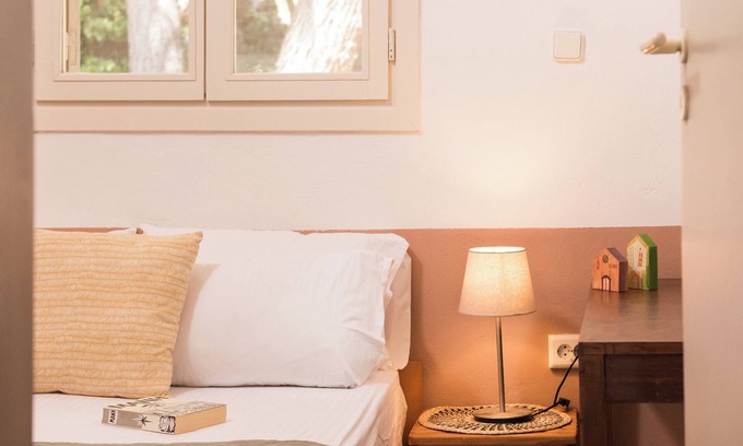 Tragana Apartamento | Cozy 2-bedroom apartment overlooking the Ionian sea.