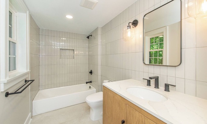 Manville Apartamento | Cozy 2-bedroom apartment 9 mins from RWJ hospital and Somerville with central AC