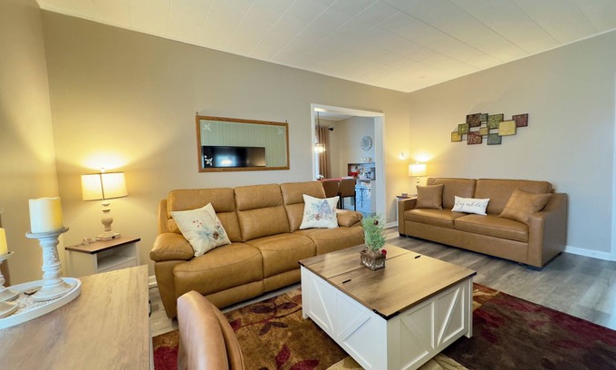 Bradley Apartamento | Cozy 2-bedroom apartment in Bradley with AC, WiFi, free parking, streaming TV