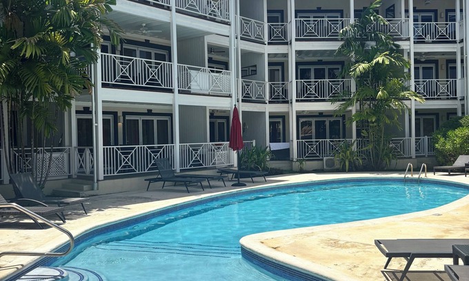 Weston Apartamento | Cozy 2-bedroom apartment with AC, 5 min walk from beach