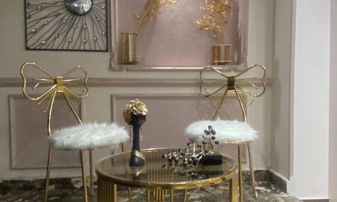 Zamalek Apartamento | Cozy 2-bedroom apartment in brilliant Zamalek with WiFi, AC