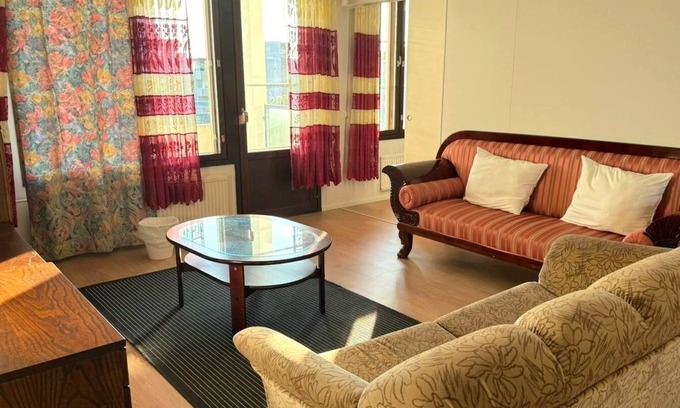 Espoo Apartamento | Acogedor apartamento de 2 dormitorios en el centro de Espoo, cerca de la estació