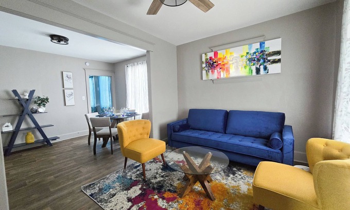 Utica Apartamento | Cozy 2-Bedroom Apartment with Office Space Near Wynn Hospital & Utica University