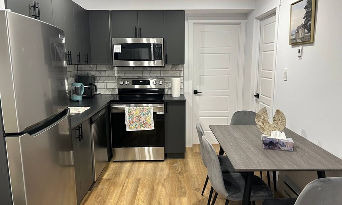 Regina Apartamento | Cozy 2 Bedroom Basement