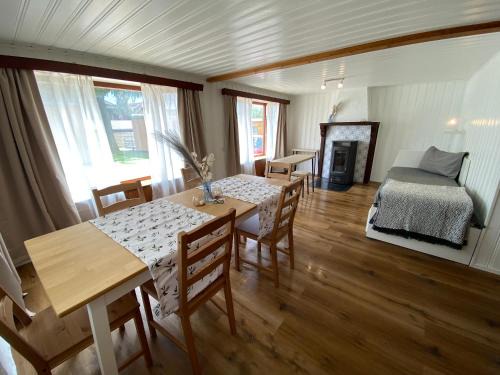 Unterseen Casa | Cozy 2-Bedroom Bungalow