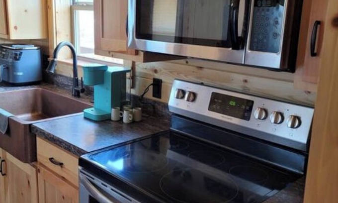 Bluff Dale Cabina | Cozy 2 bedroom cabin in peaceful Morgan Mills with Wi-Fi, AC, and amazing view.