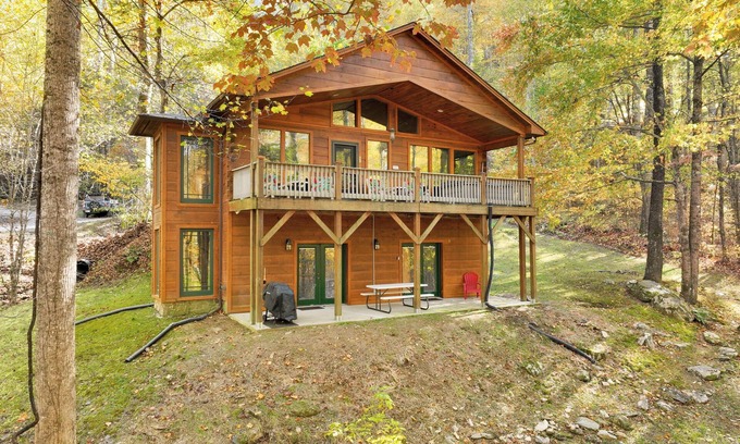 Bryson City Cabina | Cozy 2-Bedroom Cabin Retreat near the Nantahala Outdoor Center