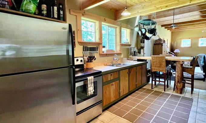 Leavenworth Cabina | Cozy 2-bedroom cabin in beautiful Leavenworth on 35 acres!