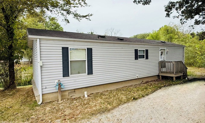 Murphysboro Cabina | Cozy 2-bedroom cabin minutes from Kincaid Lake boat ramp
