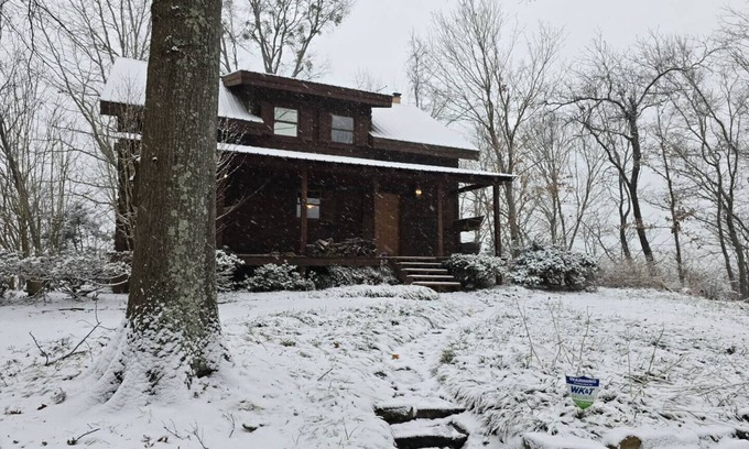 New Concord Cabina | Cozy 2-bedroom cabin within National Park with stunning lake view!
