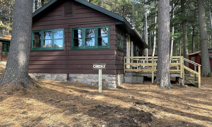 Rhinelander Cabina | Cozy 2-bedroom cabin on Wisconsin River Chain - 200' from the Beach Bar & Grill