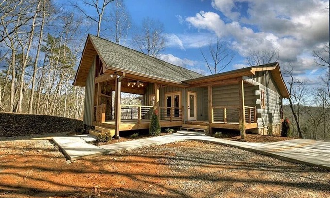 Ellijay Cabina | Cozy 2-bedroom cabin in charming Ellijay