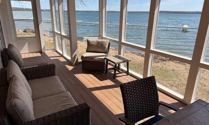 Walker Cabina | Cozy 2-bedroom cabin on the shores of Agency Bay on Leech Lake!