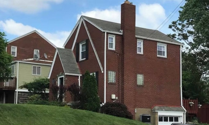 Green Tree Casa | Cozy 2-bedroom Cape Cod - Pittsburgh City-Line