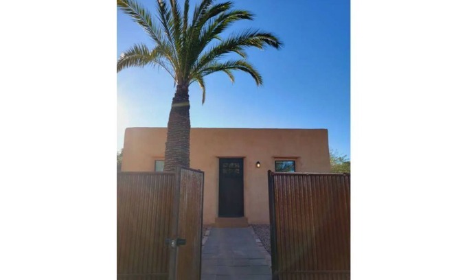 Barrio Hollywood Casa | Cozy 2 bedroom Casita with private fenced in yard