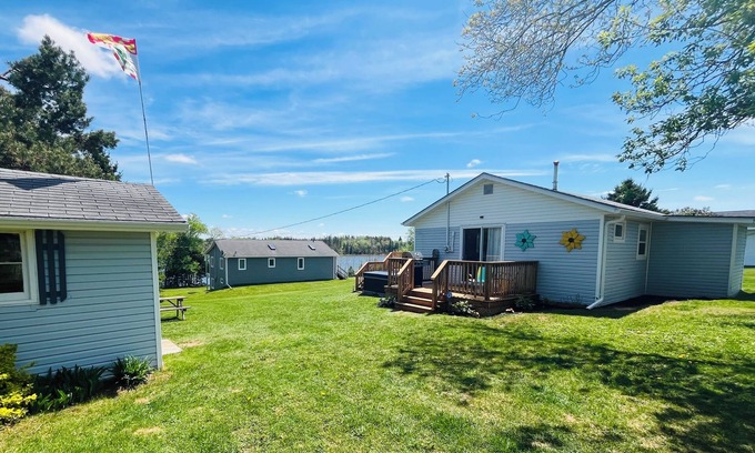 O'Leary Cabaña | Cozy 2-bedroom cottage in lovely Mill River East with WiFi, AC