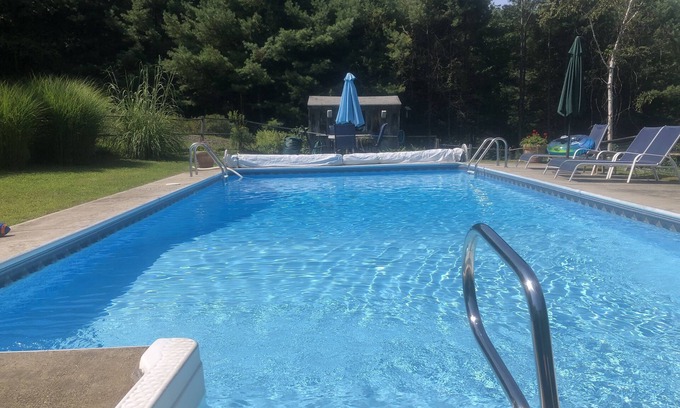 Woodstock Cabaña | RESERVA VERANO 2020 CUBIERTA DE MONTAÑA / PISCINA a solo 3 minutos del pueblo de Woodstock